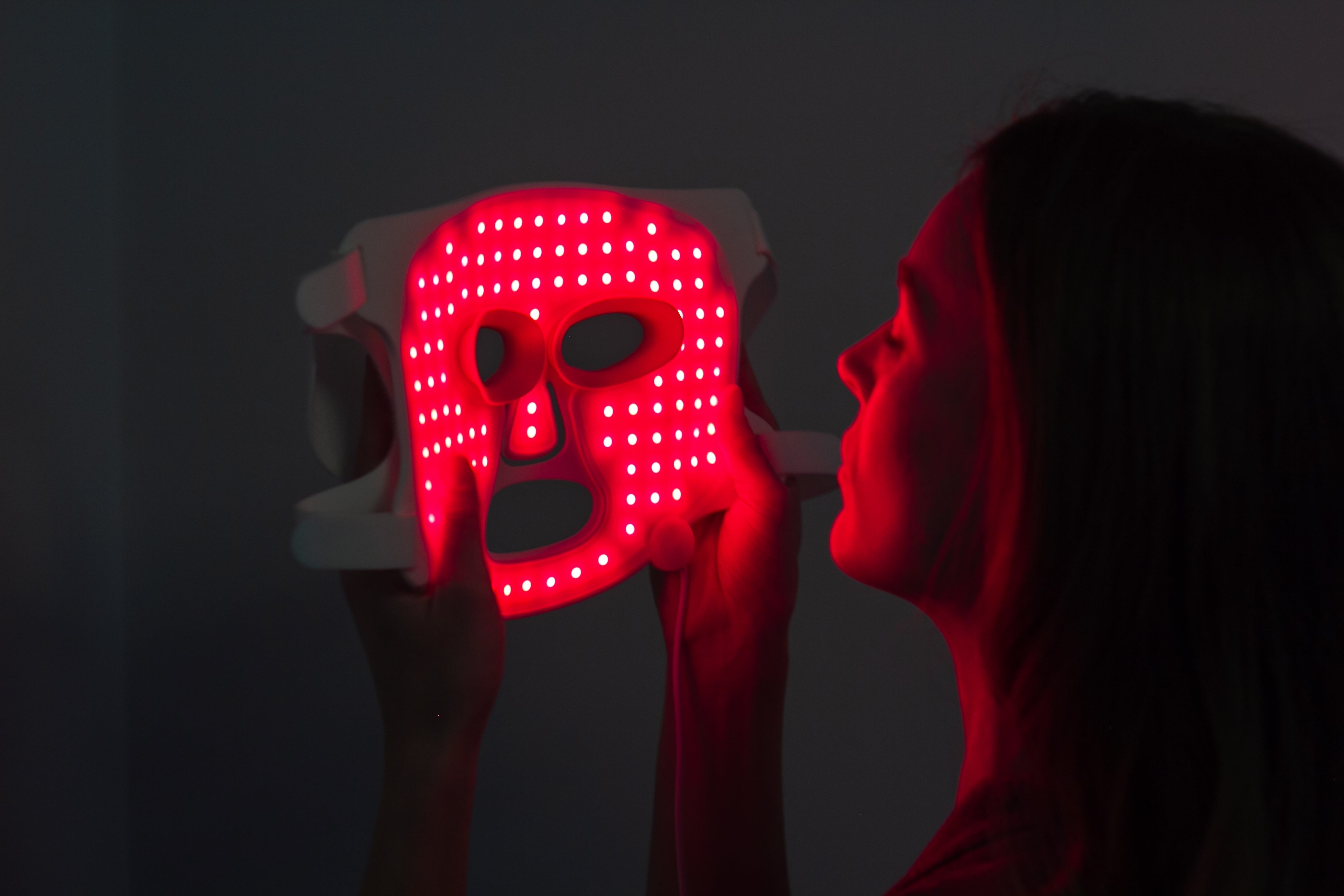 Red Light Masks & LED Therapy: The Ultimate Guide (2026) - Forge