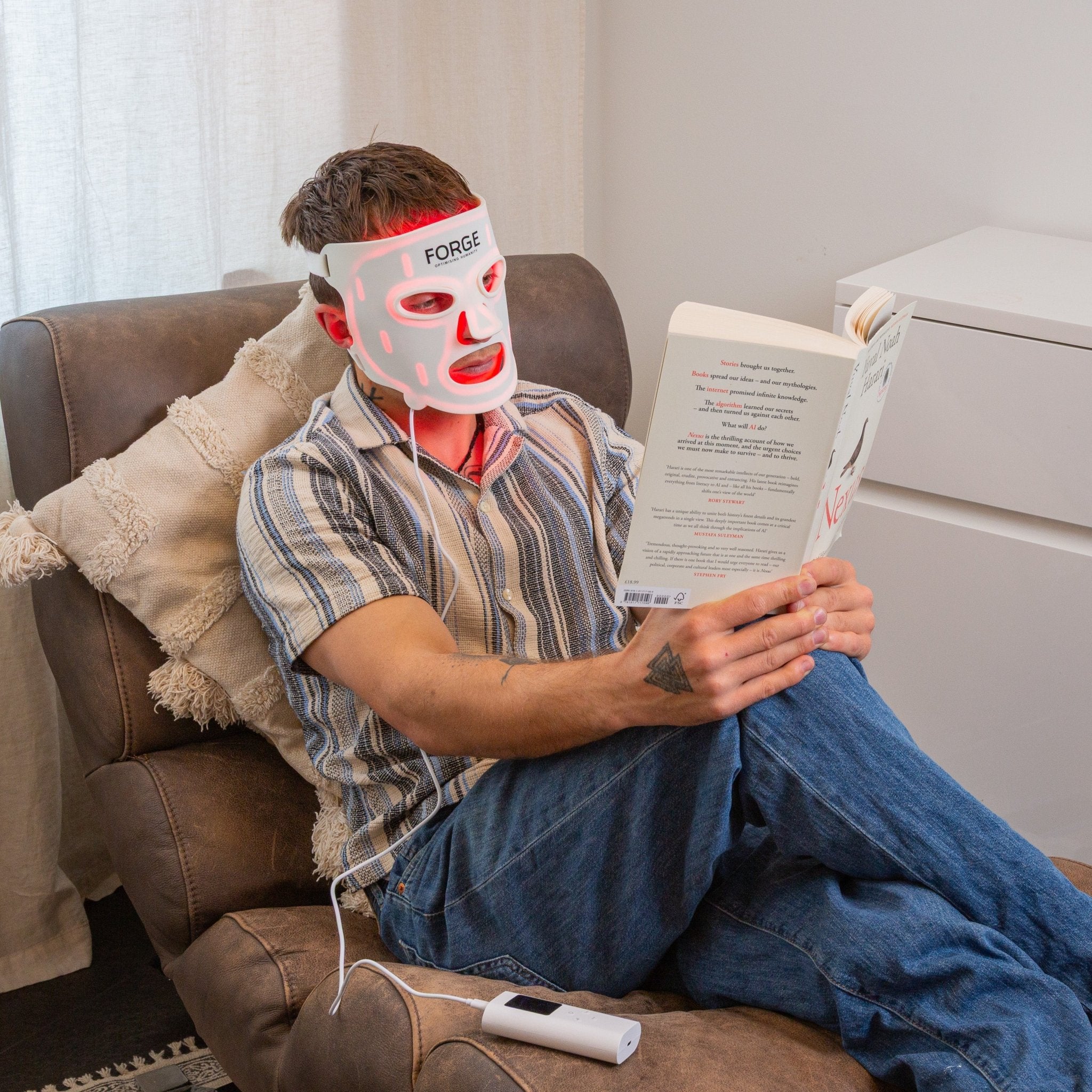 Forge premium Red Light Therapy Bundle including red light mask and neck piece in Oslo, Norway