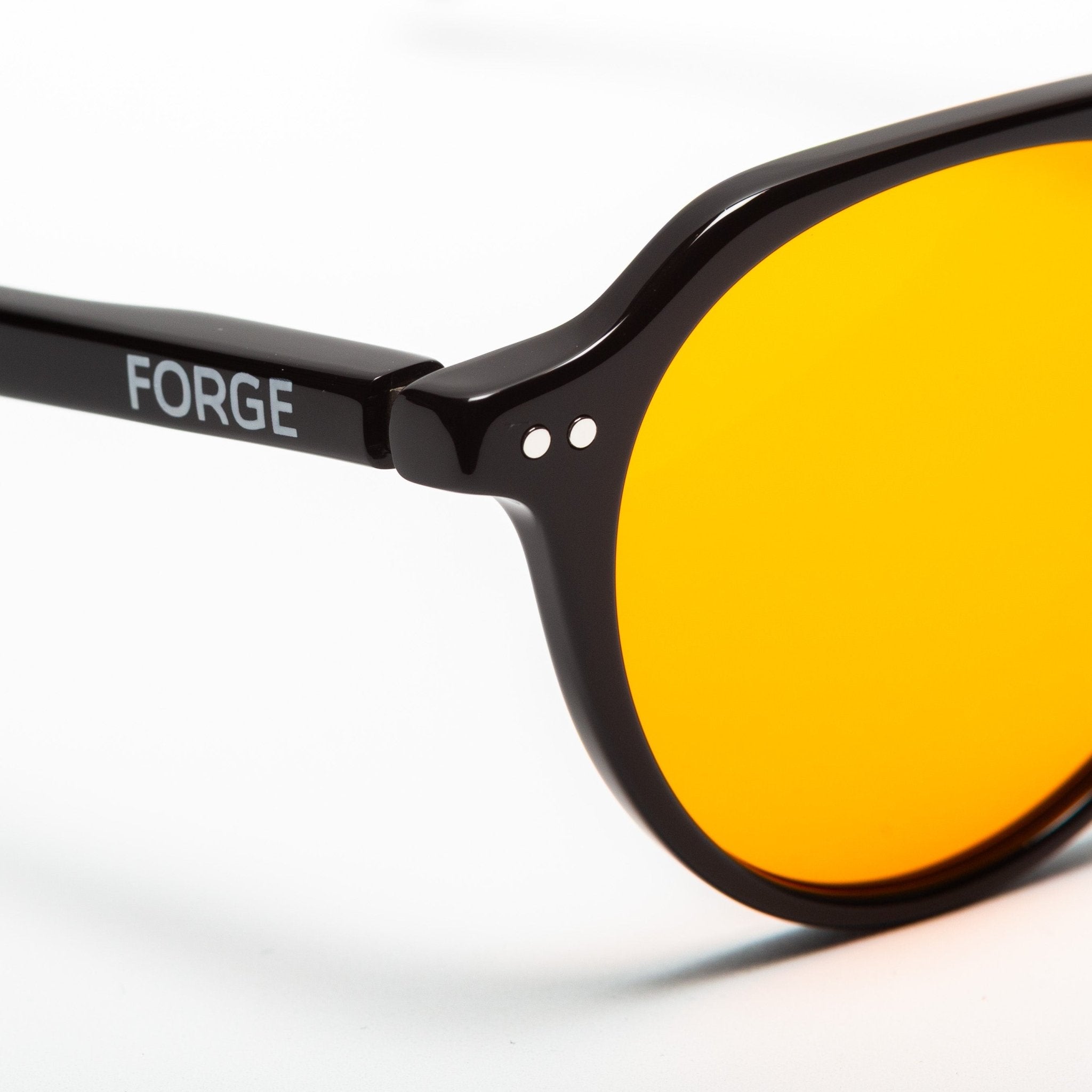 Detailed design on blue light glasses from Forge